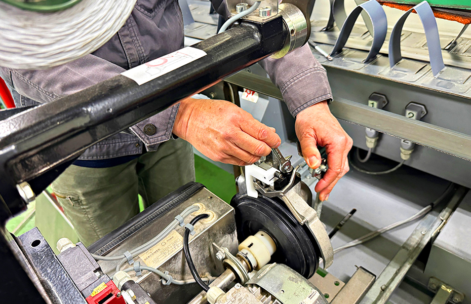 花束加工機械の輸入販売及びメンテナンス